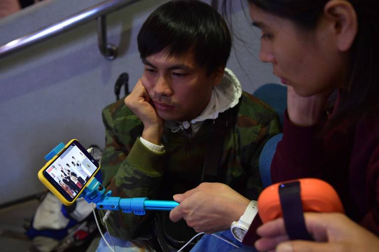 Crie momentos de consulta
Defina em qual momento do dia um aplicativo será usado. Defina em qual momento do dia um aplicativo será usado. Navegar nas redes concorre com o acesso ao pensamento criativo e profundo. Especialistas afirmam que apenas 15 minutos de navegação já atrapalham esse fluxo

