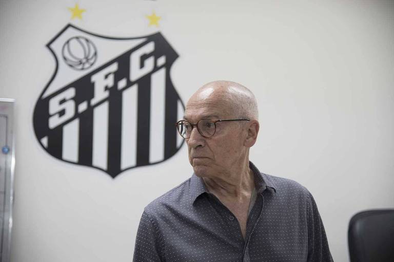 O português Jesualdo Ferreira substitui o argentino Jorge Sampaoli no comando do Santos