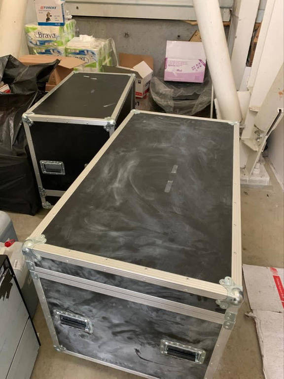 A caixa preta do equipamento de áudio deixada no aeroporto de Ataturk, em Istambul, dentro da qual Carlos Ghosn teria fugido do Japão