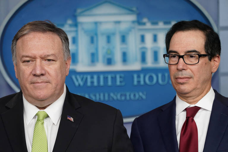 Os secretários de Estado, Mike Pompeo, e do Tesouro, Steven Mnuchin, anunciam as novas sanções na Casa Branca 