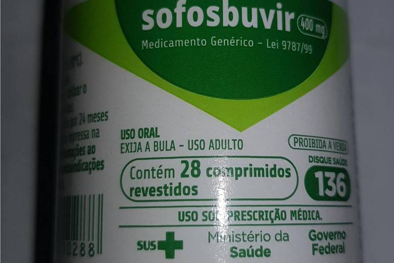 frasco de remédio onde se lê "sofosbuvir"