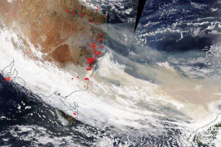 Em 5 de janeiro, a fumaça viajava perto da Nova Zelândia. Segundo a Nasa, ela já passou pela América do Sul e chegou a tornar o céu turvo em algumas regiões