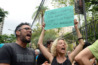 Protestos em frente a Fundação Casa Rui Barbosa