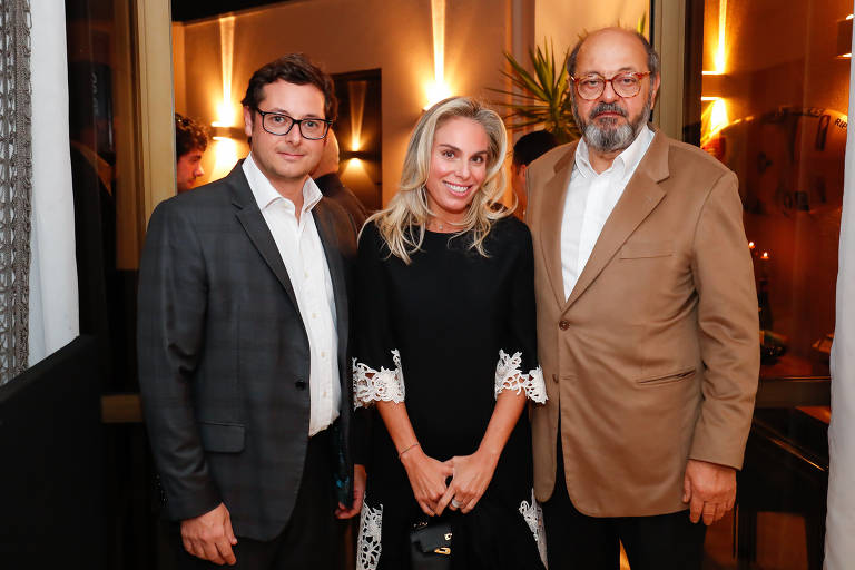 Reportagem da Folha mostrou que, desde que assumiu o cargo, Fabio Wajngarten, chefe da Secretaria Especial de Comunicação Social da Presidência da República (Secom), teve pelo menos 67 encontros com representantes de clientes e ex-clientes de sua empresa FW Comunicação, incluindo a Band, pertencente ao Grupo Bandeirantes, do qual Paulo Saad é vice-presidente