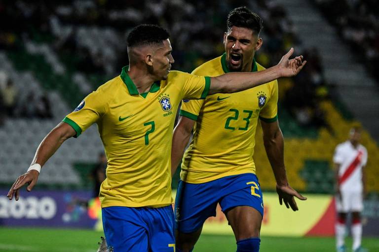 Paaulinho comemora o gol marcado contra o Peru no Pré-Olímpico de futebol masculino