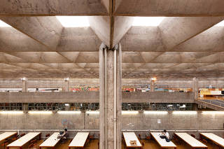 Interior da Faculdade de Arquitetura e Urbanismo da USP, em São Paulo