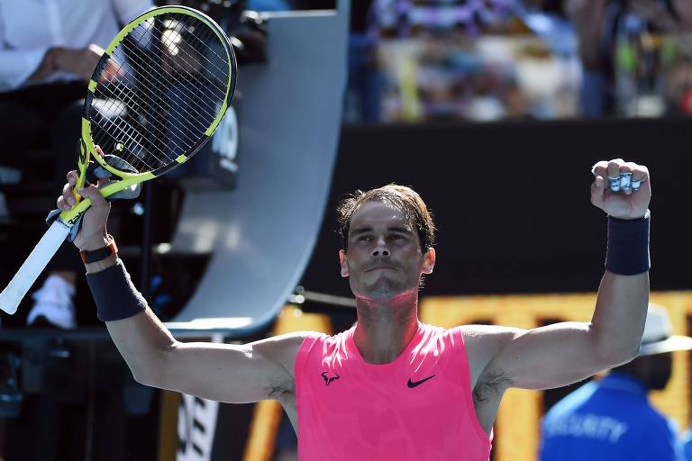 Rafael Nadal comemora vitória sobre Hugo Dellien em sua estreia no Australian Open