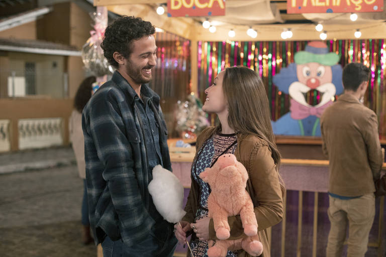 Modo Avião é um filme de César Rodrigues com Larissa Manoela, Erasmo Carlos, Danielle Ornelas, André Frambach e Katiuscia Canoro