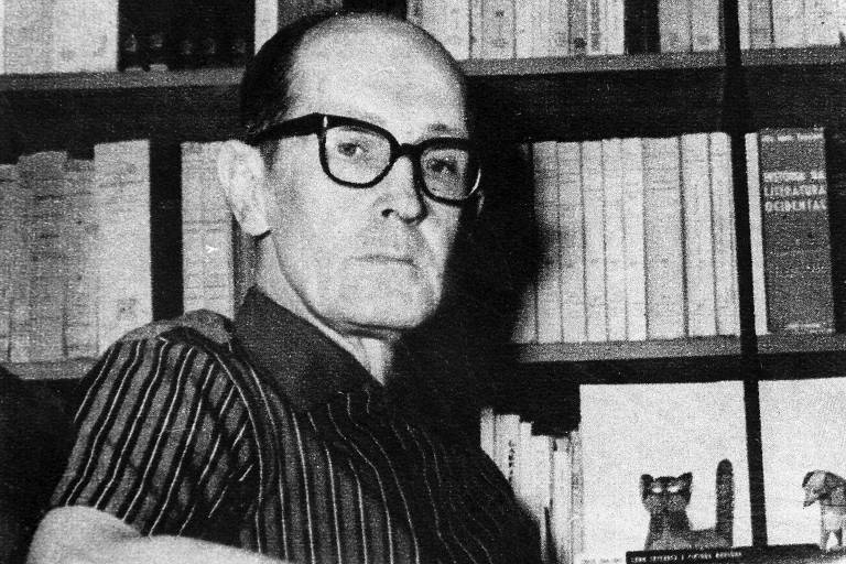 Carlos drummond de andrade próprio