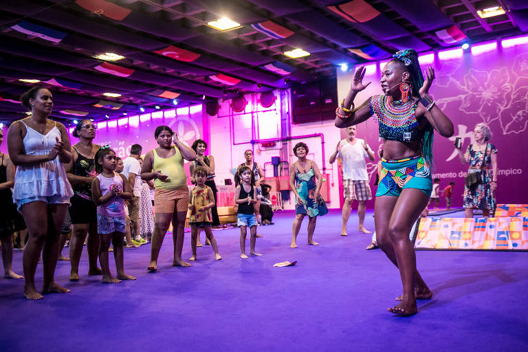 Imigrantes ensinam danças e ritmos africanos em São Paulo