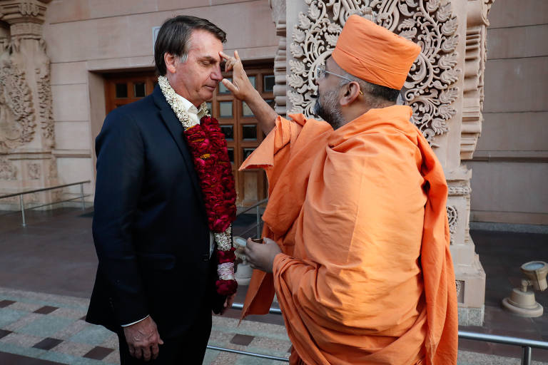 Em visita oficial à Índia, o presidente Jair Bolsonaro foi na sexta-feira (24) ao Akshardham, maior templo hindu construído neste século, pertencente à seita Swaminarayana, do guru Sahajanand Swami