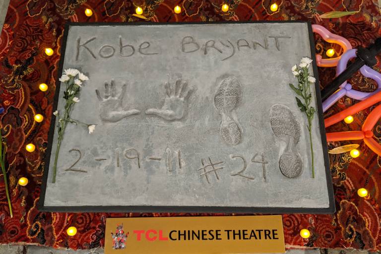 Hollywood exibe impressões de mãos e pés de Kobe Bryant