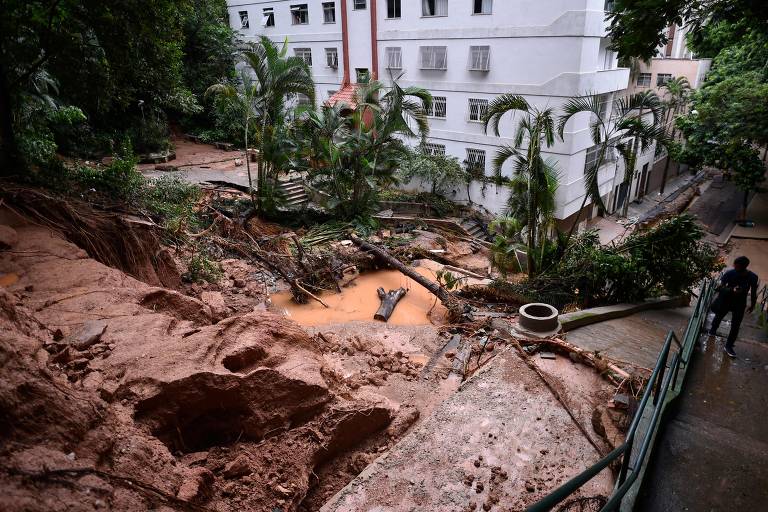 Estragos das chuvas no bairro São Pedro, em Belo Horizonte