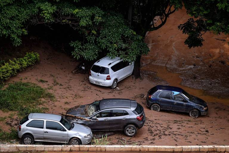Vejas as fotos mais impressionantes das chuvas em Minas Gerais