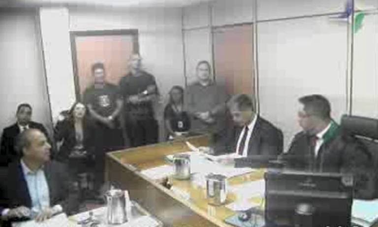 O magistrado foi o responsável por decretar a prisão de Sérgio Cabral, ex-governador, em 2016; na imagem, os dois participam, em 2019, de uma das dezenas de audiência para interrogatório