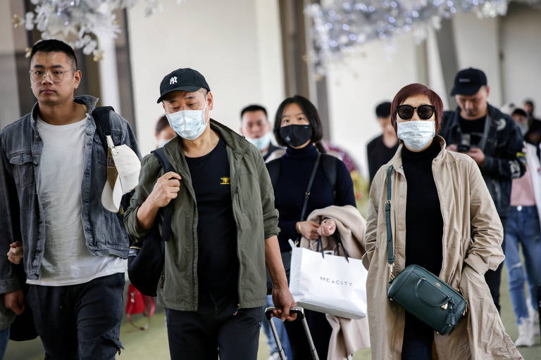 Cidades da China ficam vazias com avanço do coronavírus
