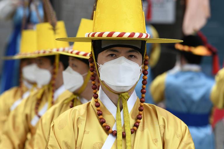 Medo da epidemia do coronavírus faz crescer o uso de máscaras