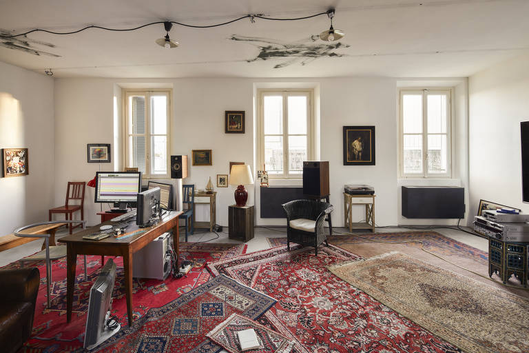 Jean-Luc Godard recria estúdio dentro da Fundação Prada, em Milão