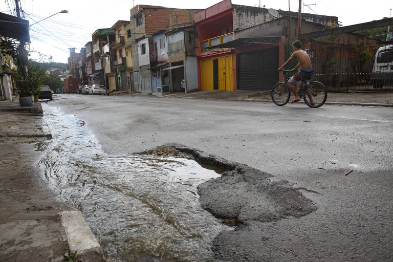 Crescem queixas sobre buracos de rua na Ouvidoria da Prefeitura de São Paulo