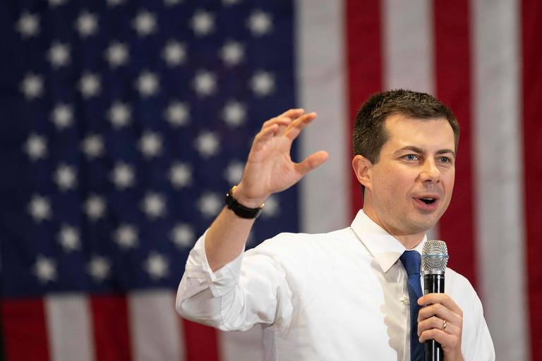O candidato Pete Buttigieg durante evento em Coralville, Iowa