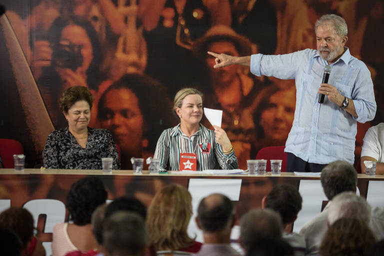 Ex-presidente Lula durante reunião do PT em São Paulo. O partido havia lançado a pré-candidatura de Lula à presidência