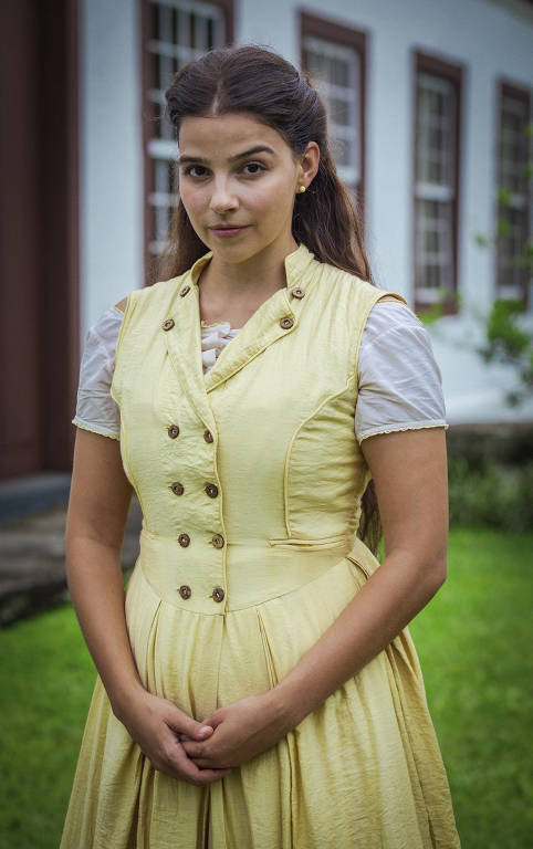 Pilar ( Gabriela Medvedovski )