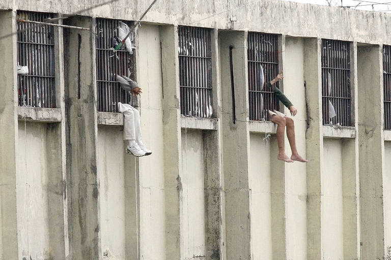 Detentos no presídio Adriano Marrey, em Guarulhos (SP), em 2012