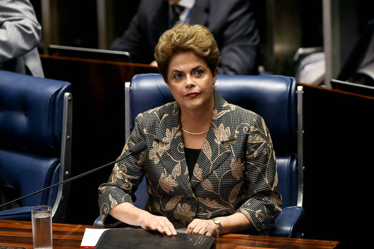 A ex-presidente Dilma Rousseff em sessão do Senado para o julgamento do impeachment