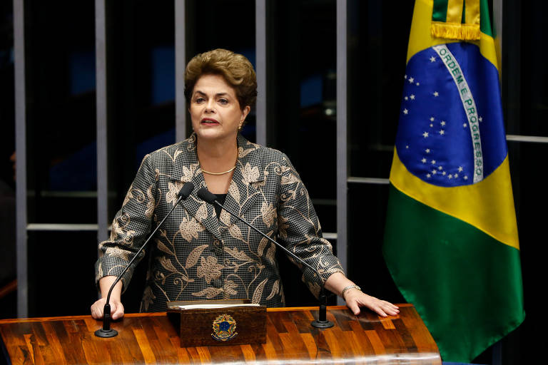 Então afastada, Dilma faz sua defesa na sessão para votação do julgamento final do processo de impeachment, no plenário do senado. O ex-presidente Lula assistiu das galerias do senado, ao lado de convidados da presidente Dilma