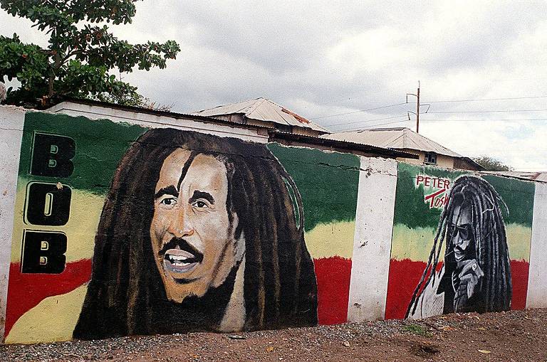 Bob Marley no Brasil: o dia em que o músico jamaicano jogou futebol com  Chico Buarque e Moraes Moreira no Rio - 11/05/2021 - Música - F5