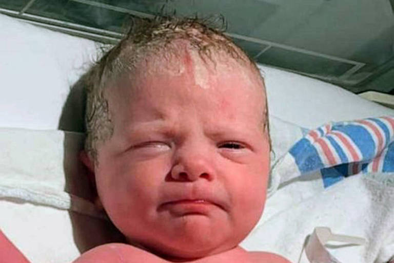 Bebê, Charlee Rose Masters,  nasce às 20h02m de 02/02/2020, após 20 minutos de trabalho de parto