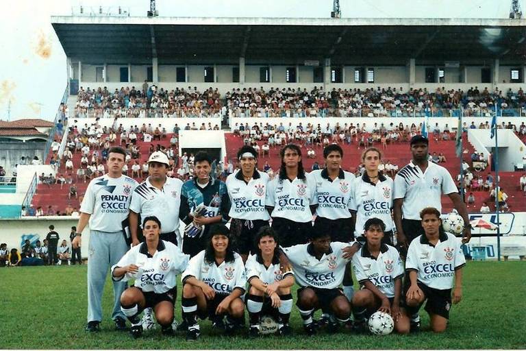 Foto histórica de time feminino do Corinthians, sem data