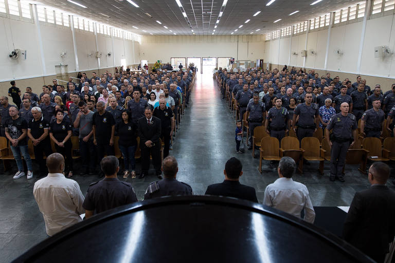 Evento do 19º Batalhão da PM-SP em templo da Igreja Universal do Reino de Deus na zona leste da capital