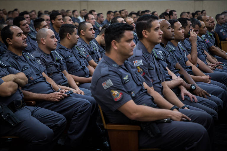 Evento do 19º Batalhão da PM-SP em templo da Igreja Universal do Reino de Deus na zona leste da capital