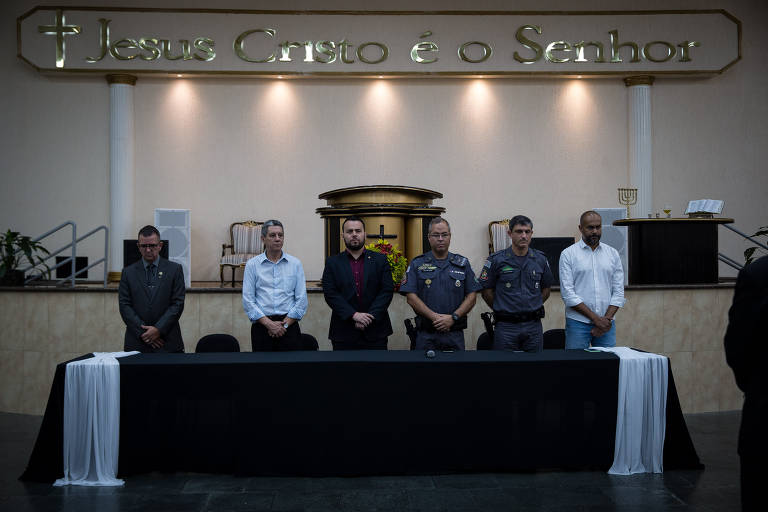 Evento do 19º Batalhão da PM-SP em templo da Igreja Universal do Reino de Deus na zona leste da capital