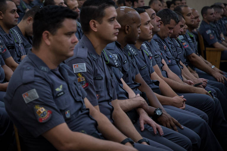 Evento do 19º Batalhão da PM-SP em templo da Igreja Universal do Reino de Deus na zona leste da capital