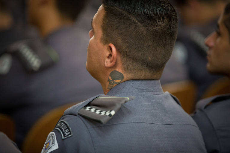 Evento do 19º Batalhão da PM-SP em templo da Igreja Universal do Reino de Deus na zona leste da capital