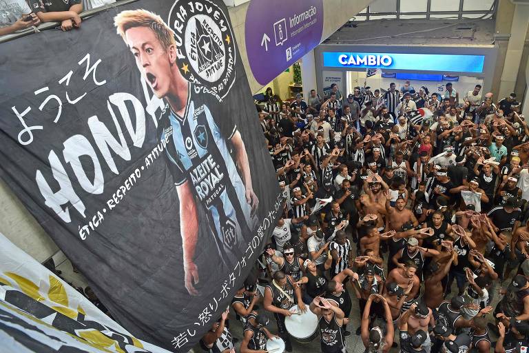 Contrato fenomenal, AeroHonda e camisa 4: Botafogo vive hype com japonês