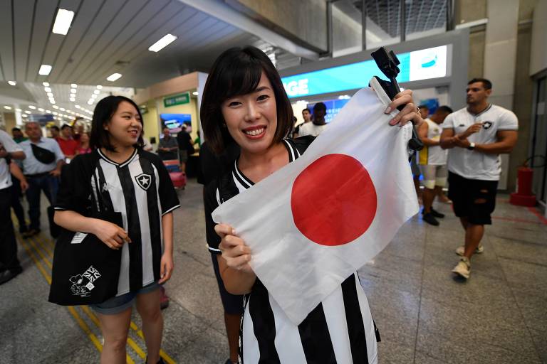 Contrato fenomenal, AeroHonda e camisa 4: Botafogo vive hype com japonês