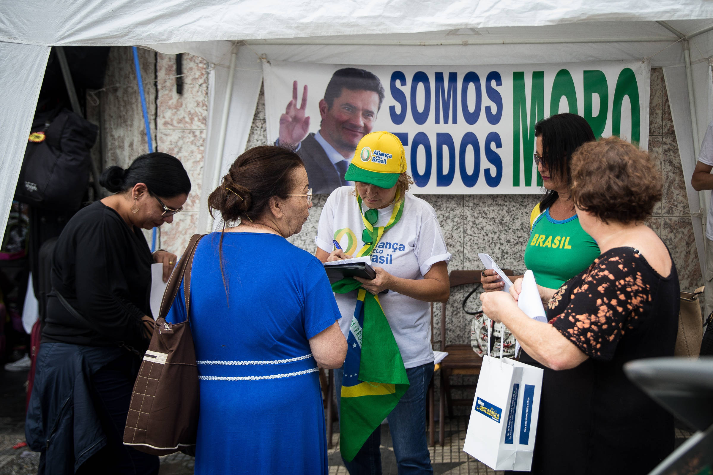 Partido de Bolsonaro, Aliança coleciona percalços, 'filia' até mortos e tem só 3% das assinaturas necessárias