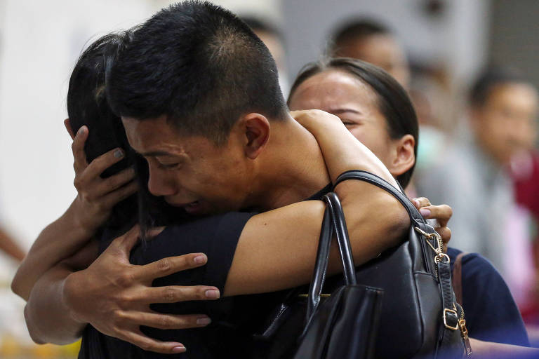Sobrevivente de tiroteio na Tailândia relata momentos de terror