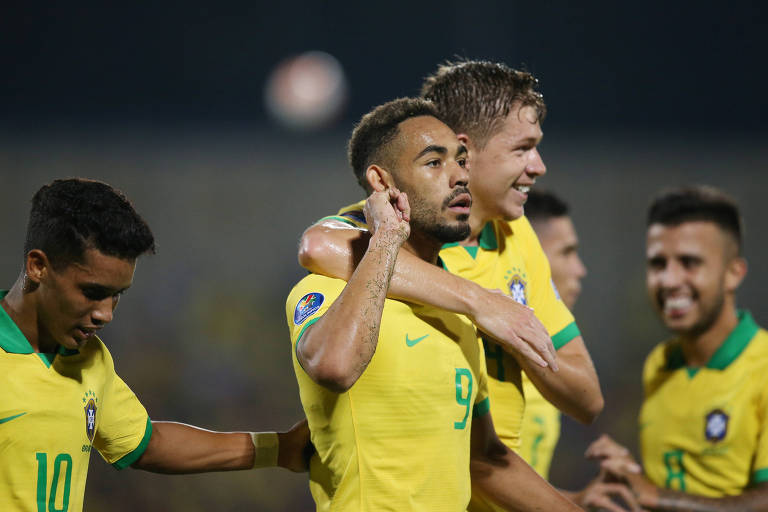 Matheus Cunha comemora gol pela seleção sub-23 no último Pré-Olímpico, disputado no início do ano