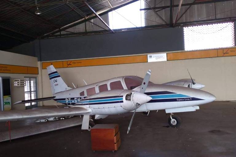 Apreendido pela Polícia Federal, avião que era usado em transporte de cocaína será leiloado pelo Ministério da Justiça