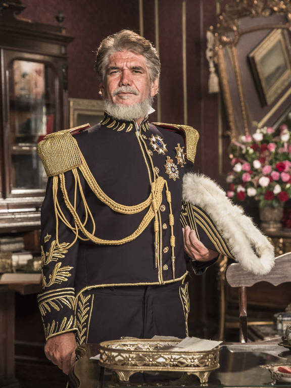 Luis Alves Lima e Silva ( Jackson Antunes)