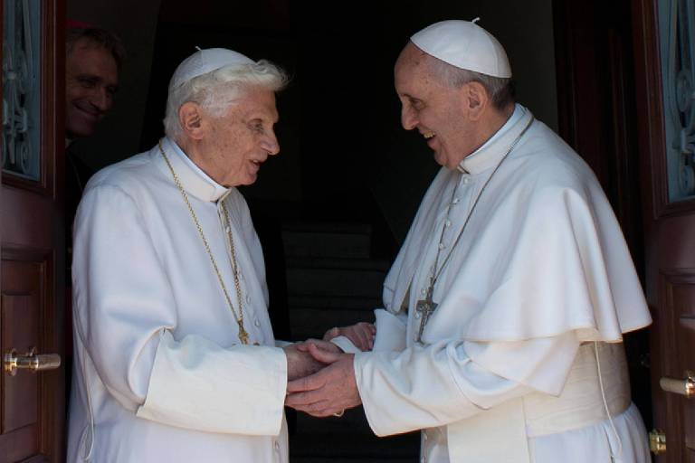 Os papas Bento 16 e Francisco