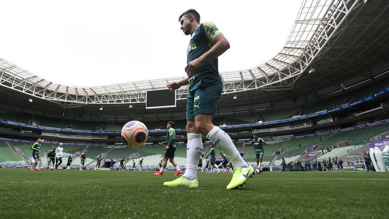 Primeiro treino do Palmeiras na grama sintética do Allianz Parque