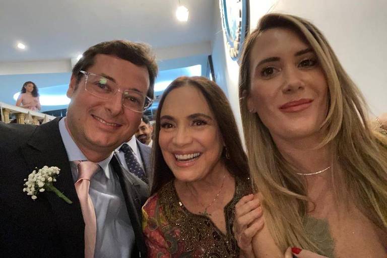Fábio e Sophie Wajngarten no casamento da deputada Carla Zambelli com o coronel Aginaldo de Oliveira