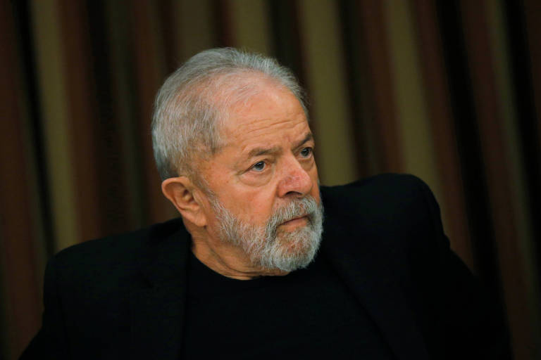 O ex-presidente Lula, durante encontro com integrantes do PT em Brasília, na terça-feira (18)