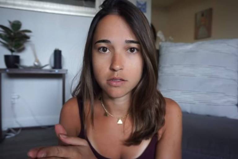  A brasileira Luisa Cullinan, 26, que vive nos EUA, teve bulimia e tem um canal no YouTube sobre o assunto