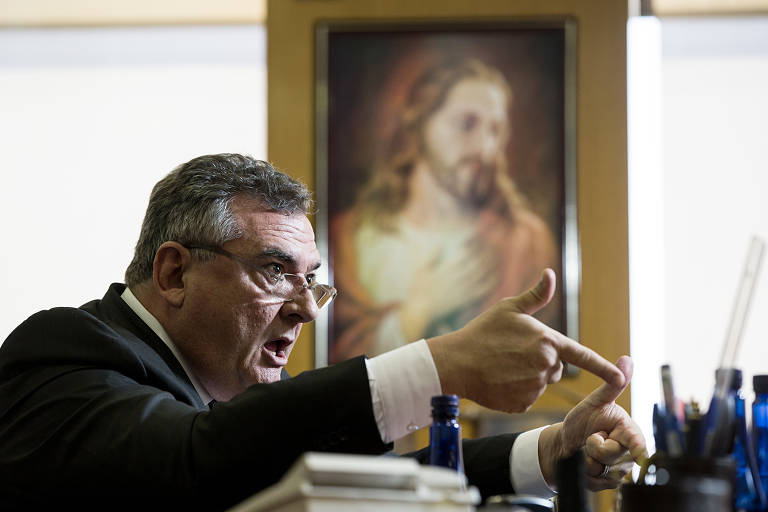 O ex-presidente do Corinthians, Mario Gobbi, durante entrevista em sua sala na sede do clube